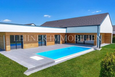 * DOBL * EXKLUSIVER BUNGALOW MIT ÜBERLAUF-INFINITYPOOL - STILVOLLE RUHEOASE IN NATURLAGE, 1779 M² GRUNDSTÜCK *