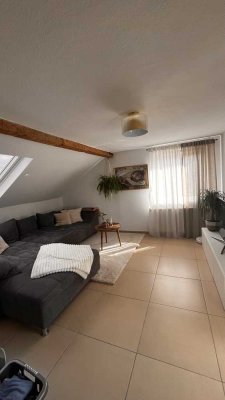 Vollständig renovierte 3,5-Raum-Wohnung mit EBK in Oberderdingen