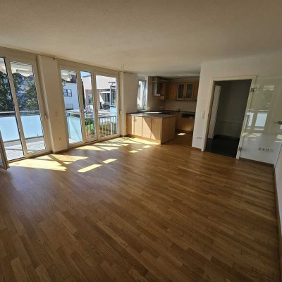 wunderschöne 2-Zimmerwohnung in zentralen und ruhigen Lage