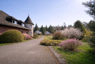 Außergewöhnliche Landhausvilla mit parkähnlichem Grundstück