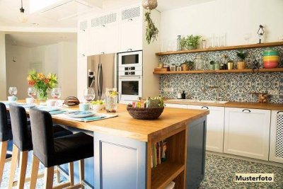 Gepflegtes Familienhaus mit durchdachter Raumaufteilung und Sonnenterrasse