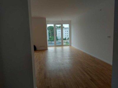 Neubau-Maisonette: 160 qm, 5 Zimmer und große Terrasse