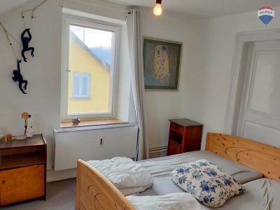 Teilmöblierte 3,5 Zimmer DG-Wohnung in zentraler Lage ab 01.04.2026!