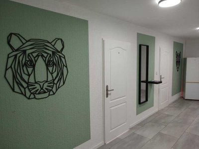 Zwei Studios (mit Bad und Kochnische) und mehrere WG-Zimmer in einem sanierten Haus nahe Bremen
