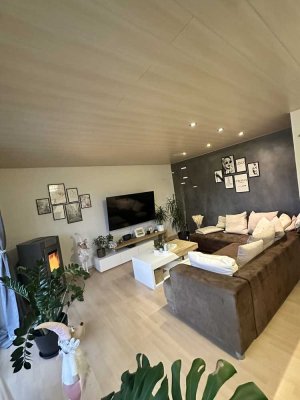 Maisonette-Wohnung mit EBK, Balkon, Garage & PKW Stellplatz