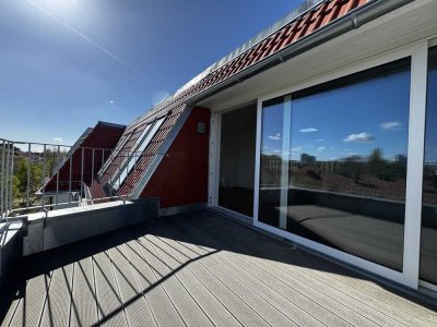 Provisionsfrei...SCHÖNE, SEHR HELLE DACHGESCHOSS-WHG. M. 2 x TERRASSEN WEITBLICK, LIFT-BARRIEREFREI