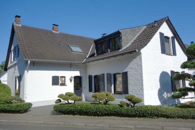 Freistehendes Einfamilienhaus mit Einliegerwohnung in guter Lage von Sevelen (VB-Preis)