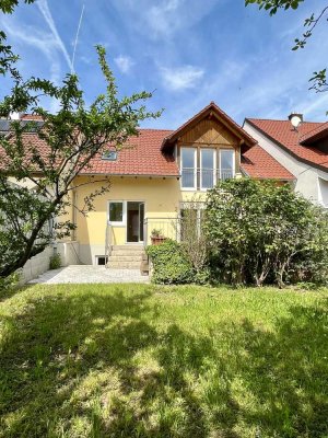 Schönes, helles und ruhig gelegenes 6-Raum-Reihenhaus mit EBK in Wyhl a. K. mit Terrasse und Garten