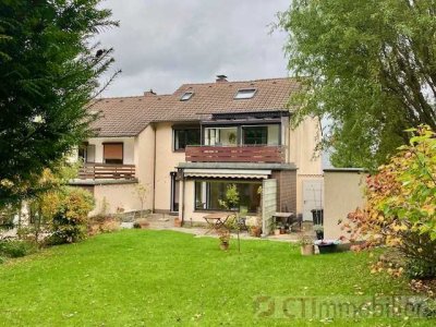 ***IHR ZUHAUSE ZUM WOHLFÜHLEN EINZIGARTIGES ZWEIFAMILIENHAUS  – MIT WEITBLICK***Papenbuschsiedlung