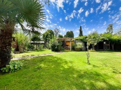 Garten sucht eine neue Familie zum Bespaßen
Grundsaniertes Haus mit wenig Renovierungsbedarf