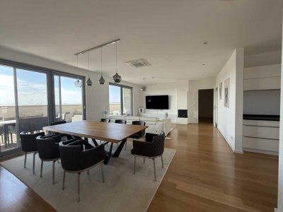 Voll möbliert - LUXUS Penthouse mit Panoramablick | Große Terrasse | Sauna | 2 Bäder | Stellplätze