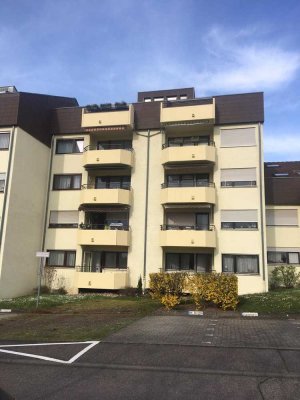 Geschmackvolle, gepflegte 3,5-Zimmer-Dachgeschosswohnung mit Einbauküche in Neckarsulm
