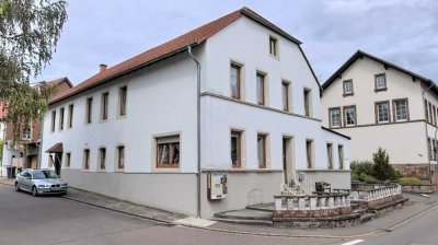 Freistehendes Mehrfamilienhaus mit 4 Wohneinheiten zum Weiterausbau zu Verkaufen