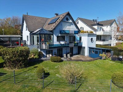 Erstbezug: Geräumiges, preiswertes 8-Zimmer-Mehrfamilienhaus mit geh. Innenausstattung