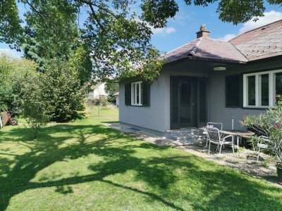 Wohnen in idyllischer Lage: Geräumiger Bungalow in Strasshof mit hübschem Garten 9 Zimmer für nur 550.000€!