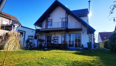 Schönes 6-Zi-Einfamilienhaus mit Garten, Pool und Kamin (2-Familienhaus) in Langenweddingen