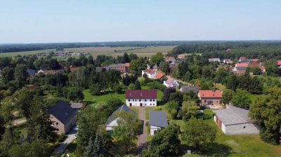 Ihr Traumhof im Grünen –stilvolles Landhaus mit Scheune in Dallmin