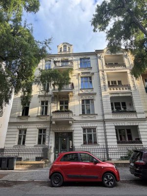 Wunderschöne Dachgeschoss-Wohnung mit Blick über Potsdam in einer der schönsten Straßen der Stadt