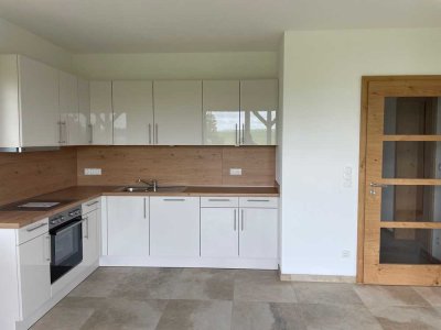 Exklusive 2,5-Zimmer-Wohnung mit gehobener Innenausstattung mit Einbauküche in Hofkirchen