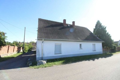 Sofort wohlfühlen: 5-Zi.-EFH in Milzau mit großem Grundstück