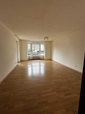 Helle 3-Zimmer Wohnung mit Balkon in Top-Lage Stadtbergen