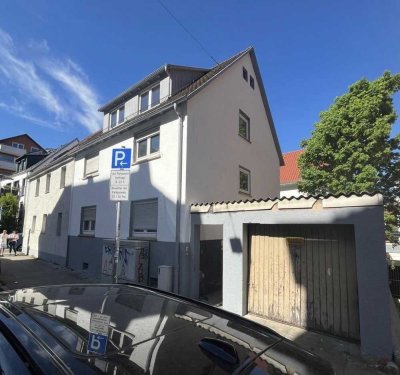 3-Familienhaus mit Einzelgarage in Stuttgart-Süd !!! Top Kapitalanlage ca. 6 % Rendite !!!