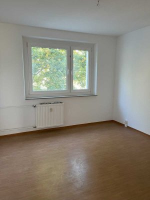 Lichtdurchflutete 2-Raum-Wohnung mit Balkon in Kmieper