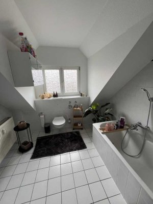 Gemütliche 2-Zimmer-Dachgeschosswohnung mit Balkon in ruhiger Lage in Friedrichsdorf-Köppern