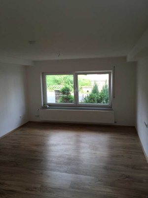 60 m², 2 Zimmer, neues Bad