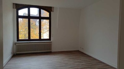 Helle Gemütliche 2-Zimmer-Wohnung in Wuppertal-Oberbarmen mit Weitblick in Denkmal