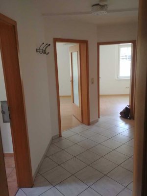Ansprechende und vollständig renovierte 2-Zimmer-EG-Wohnung mit Einbauküche in Lauterbach
