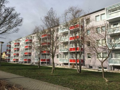 3-Raum-Wohnung mit Balkon zu vermieten!