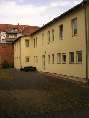 Ruhige Hinterhauswohnung mit begehbarem Kleiderschrank!...