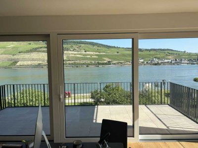 Direkte Rheinlage, hochwertige 3 Zimmerwohnung mit top Ausstattung
