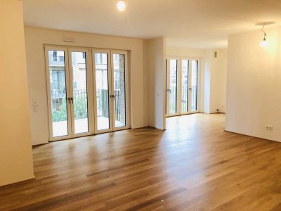 von privat: Top-Neubauwohnung mit Blick auf Rhein und Yacht-Hafen inkl. EBK - 116qm, 4 Zi
