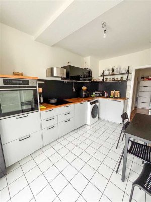 Vermietete 2-Zimmer-Wohnung mit Einbauküche – ideale Investition in zentraler Lage