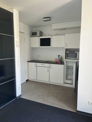 Möblierte 1-Zimmer-Wohnung in zentraler Lage mit großem Balkon – befristet oder unbefristet ab 15.8