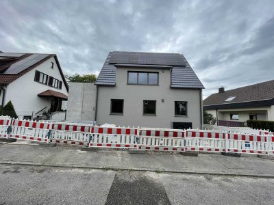 Schöne Dachgeschosswohnung Im Wohngebiet Sand in Bietigheim-Bissingen.