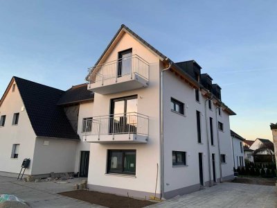 Neuwertige und großzügige Dachgeschosswohnung in Ernsgaden zu vermieten!