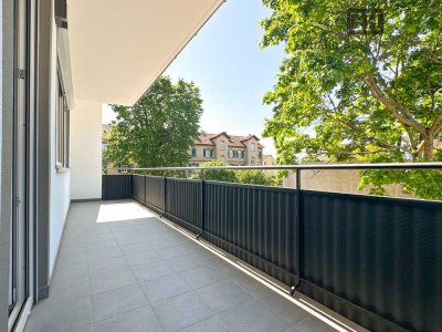 ++ ERSTBEZUG NACH SANIERUNG: Frisch saniertes 1-Zimmer-Apartment mit eigenem Terrassenanteil ++