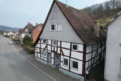 Dreifamilienhaus mit solider Rendite in Beverungen-Herstelle