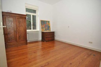 Helle 4-Zimmer-Hochparterre-Wohnung mit Denkmal Flair zentral in Weinheim