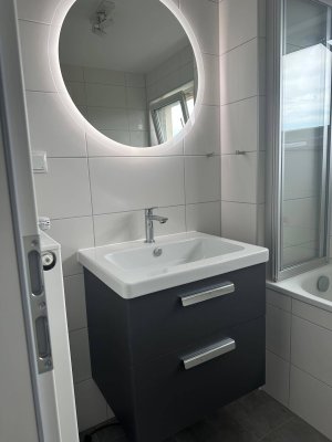 3-Zimmer Dachgeschosswohnung mit Balkon und Parkplätzen
