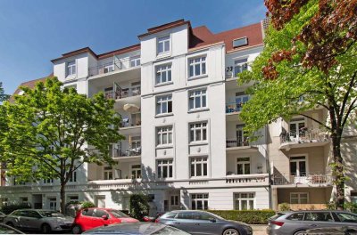 Altbau-Schmuckstück im beliebten Winterhude: Charmant, Hell und Stilvoll!
