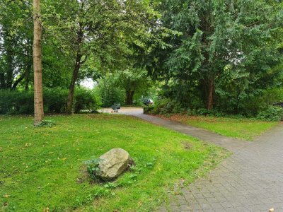 Komplettsanierte 4-Zimmer-Wohnung mit EBK in Bogenhausen WG geeignet U4 U-Bahn