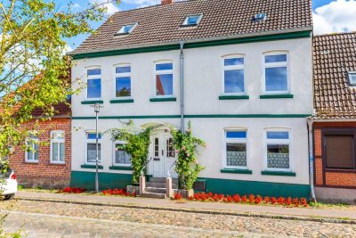 Charmantes Stadthaus mit Gartenidylle in Klütz – Wohnen und Arbeiten auf drei Ebenen