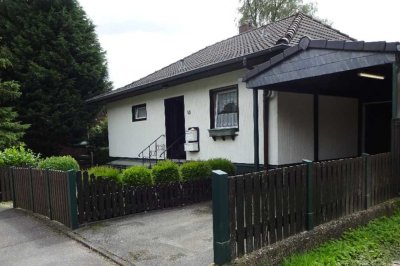 Freistehendes, vollunterkellertes Haus mit wunderschönem Garten in Alt-Richterich