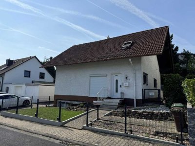 Freistehendes Einfamilienhaus mit schönem Grundstück in Maintal