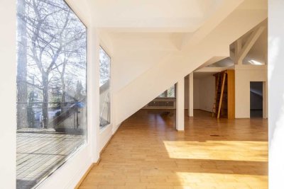 Das besondere Schmuckstück in Obermenzing - einzigartige Dachgeschosswohnung im Loft-Charakter