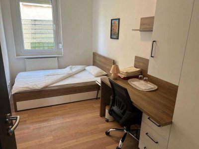 DUVE: Ideal für Firmen: Möblierte & Komfortable 9-Zimmer-Wohnung in Stuttgart-West